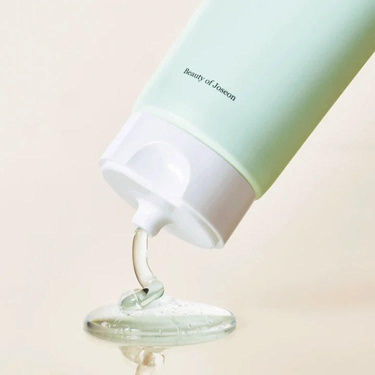 Green Plum Refreshing Toner Cleanser