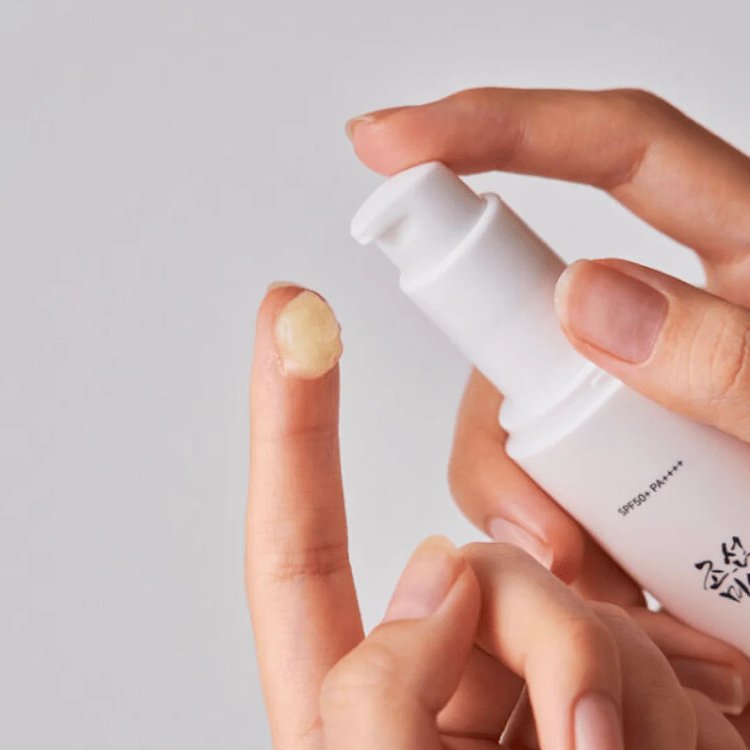 Ginseng Moist Sun Serum SPF 50+