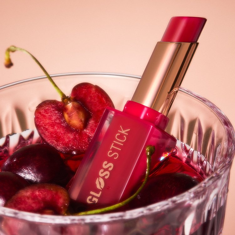REVOLUTION BEAUTY LONDON Pout Lip Gloss Stick